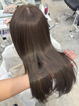 クム(kumu) ブリーチなし/ベージュ/透明感/顔まわり/レイヤーカット