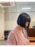 前下がりショートボブ 大人カッコいい黒髪スタイル