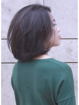シャカ(SHAKA) イルミナカラーで大人透明感☆ ヘルシーレイヤー ボブディ