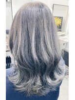 ホワイト(WHITE)&nbsp;シルバーアッシュ