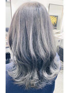 ホワイト(WHITE) シルバーアッシュ