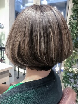 ビースリー ロア 大人前下がりショートボブ 2021/6/17[横浜/横浜駅]#