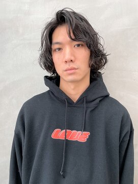 アカ(ACA) 刈り上げ　バーバー　パーマ　センターパート［札幌/大通］