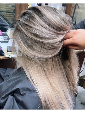 ラフ(LAFF) #黒髪#ボブルフ#ネビージュ#小顔#ワンレン