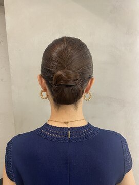 ファム(fam) タイトシニヨン