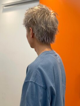 シティ(sity.) ホワイトベージュ　ブリーチカラー　メンズカット　ダメージレス