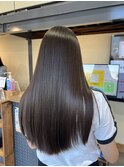 若々しい髪質へストレートロング