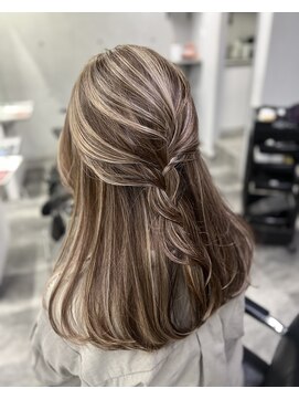 レディアル 大宮(REDEAL) ☆【明るさ多めハイライト】コントラストデザイン