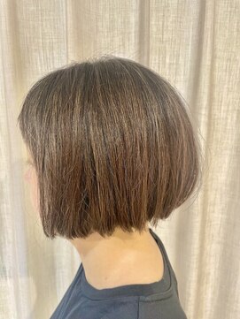 シュロ(Shuro 棕櫚) おしゃれなワンレンボブ