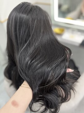 シーテメゾン(Ciete Maison) 透明感たっぷりなダークグレー