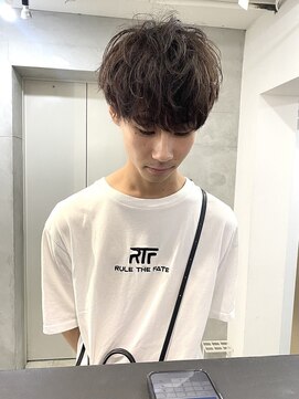 メンズサロン トレヘアー 京都烏丸店(tRe hair) ブルーブラック フェザーパーマ サーフカール センターパート
