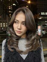 エッセンザ 梅田(ESSENZA)&nbsp;セミロングレイヤー 海外ヘア