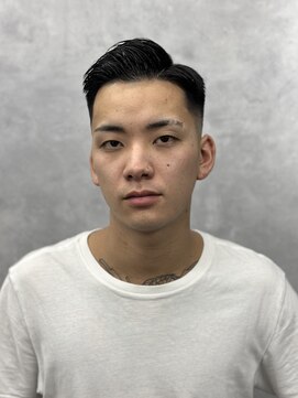 クロムトウキョウ ザ バーバー ネオン 新宿店(CHROM TOKYO the Barber ne/on) 左七三スキンフェード