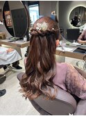 大人可愛い編み込みハーフアップ×お呼ばれ結婚式ヘア