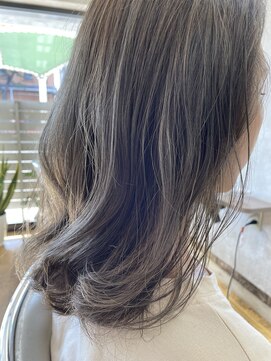 ヘアアンドメイク アリス(hair&make ALICE produce by COLT) ミディアム　カーキアッシュ