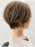ふんわり丸みレイヤーショート×白髪ぼかしハイライト｜40代50代