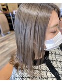 20代30代40代シルキーベージュ ブラントカット  デザインカラー