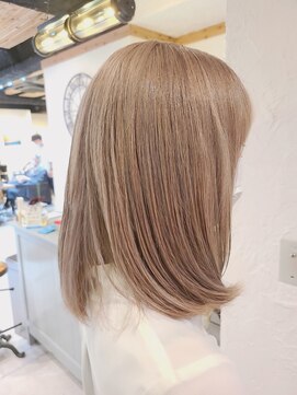 チリンバイロストシティー(Chillin by LOSTCITY) ハイトーンミルクティーベージュ