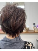 頭の形が良く見えるショートヘア
