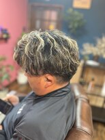 クレイジーバーバー(CRAZY BARBER)&nbsp;ツーブロック金メッシュ