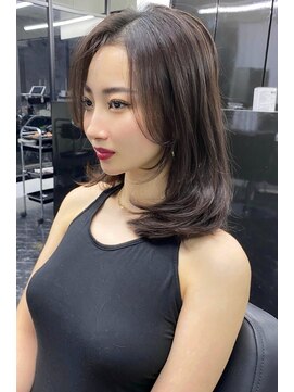 ランズ リアオオサカ(LANDS RiaOSAKA) ミディアム　レイヤーカット 【韓国ヘア 大阪 梅田】