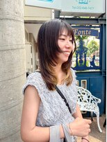 コマド(Comado)&nbsp;今っぽく♪ロングレイヤー×インナーカラー