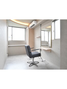 【あなたの“らしさ”を引き出す似合わせ提案】個性×トレンド×黄金比で、スタイルをご提案します！