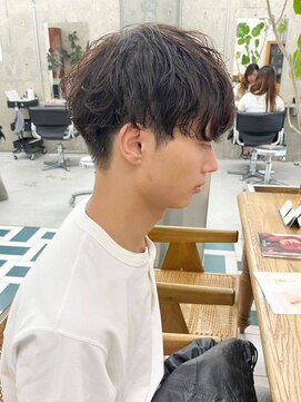 ノエ(noe) MEN’S HAIR/ブルーブラック/フェザーパーマ/栄h32