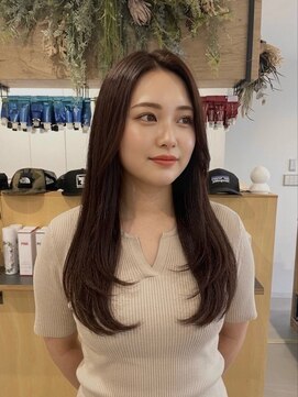 チオ(Chio) 【富山】大人可愛いセンターパートの艶セミロング