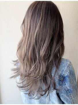 ジーナ バイ アルティナ(Dina by artina) 外国人風×ハイライトグレージュ【Dina立川】