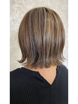 シュガービー(SUGAR-B) 【SUGAR-B】グレージュハイライト外はねボブ