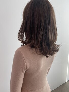 トップヘアーヒルズ 安城(TOP HAIR HILLS) くびれ外ハネミディ/ニュアンスカラー/アースカラー