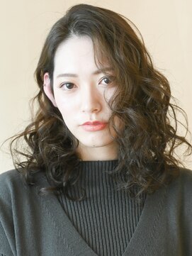 ヴェシ(vesi) 抜け感ベージュ