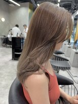 シティ(CITY)&nbsp;お顔周りカット×ミディアムレイヤーカット【CHICA】