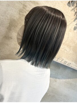 コティナ(cotina.) ダブルカラーケアブリーチハイライト切りっぱなしボブショート