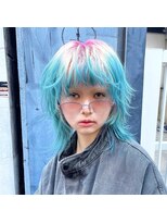 ウルフカットピンクブルールーツカラーのデザインカラー
