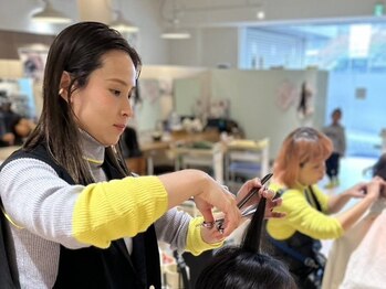 グロウズーム(grow zoom.)の写真/【茨木市駅】女性スタイリストだからこそ分かる髪の悩みや希望を一緒に解決◇幅広い年代層に人気のサロン♪