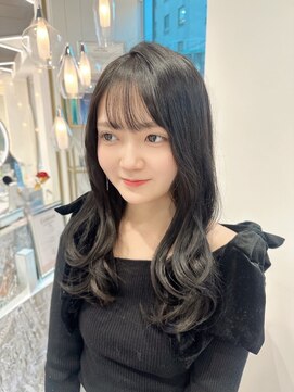 ルーブル(Louvre) ~Louvre~くびれレイヤー/ロング/暗髪/可愛い