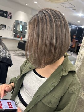 キング(K!ng) 縮毛矯正髪質改善ハイライトレイヤーカット枚方美容室エクステ