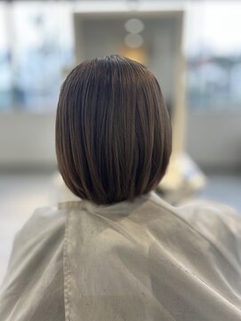 アイディアー スタジオコウベ(i-Dear studio Kobe) ミニボブ×ミルクティーベージュ