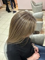 フィガロ デュデュ 新石切店(Figaro DOU DOU)&nbsp;[白髪ぼかし/白髪ぼかしハイライト/ハイライト/白髪/脱白髪]