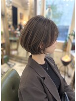 ソレイユ 新宿御苑前 (SOLEIL) 女性らしさのあるショートボブ