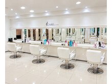 ケア バイ ノッシュ 天神大名(CARE by NOSH)の雰囲気(白を基調とした開放的な店内【天神美容室/髪質改善/ヘッドスパ】)