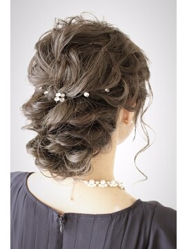 ヘアーガーデン バレッタ(hair garden barretta) クラシカル・ゆるアレンジ