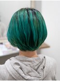 ショートボブ×ターコイズ
