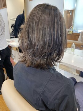 ビュートリアム ギンザ(BEAUTRIUM) ハイライト◇大人のくびれミディアムレイヤー