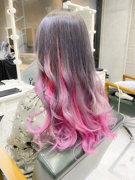 デイズ(days) アッシュグレージュカラー　インナーカラーピンクカラー10代