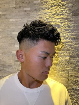 アールドボーテ 理容室(R de Beaute) バーバースタイル　アイロンパーマ×フェード