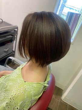 ジュリアンマーラ(Julien Mara) ビフォ-あり★丸みショートボブ/小顔カット/イメチェン/ママ世代