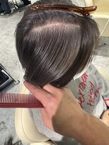 レヴリー(reverie)&nbsp;白髪ぼかしハイライトグレージュショートボブ40代50代心斎橋